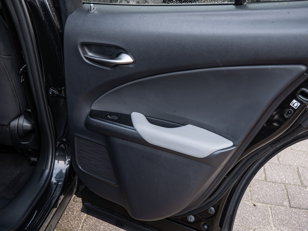 Fahrzeugansicht LEXUS UX 250 h Style+ - Bild 8