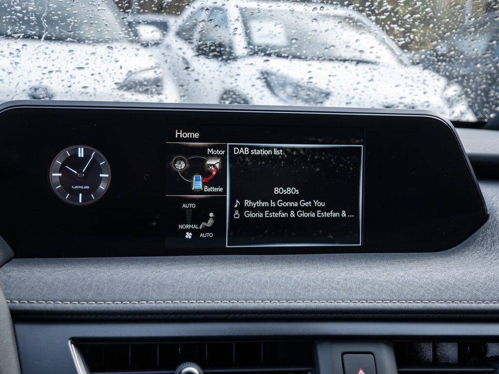 Fahrzeugansicht LEXUS UX 250 h Style+ - Bild 10