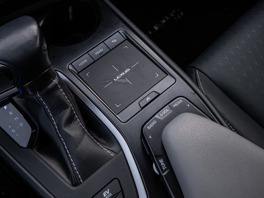 Fahrzeugansicht LEXUS UX 250 h Style+ - Bild 19