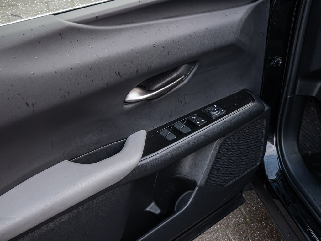 Fahrzeugansicht LEXUS UX 250 h Style+ - Bild 35