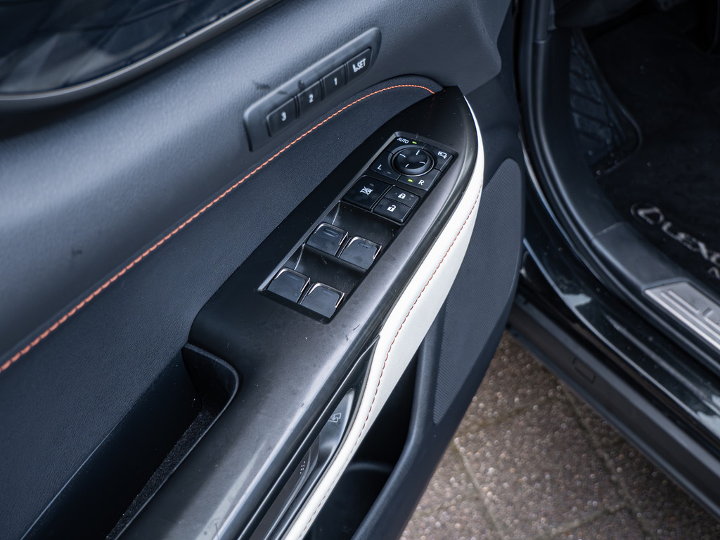 Fahrzeugansicht LEXUS NX 450h + Executive - Bild 30