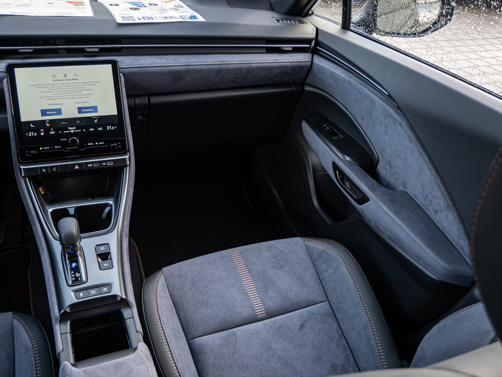 Fahrzeugansicht LEXUS LBX Cool - Bild 7