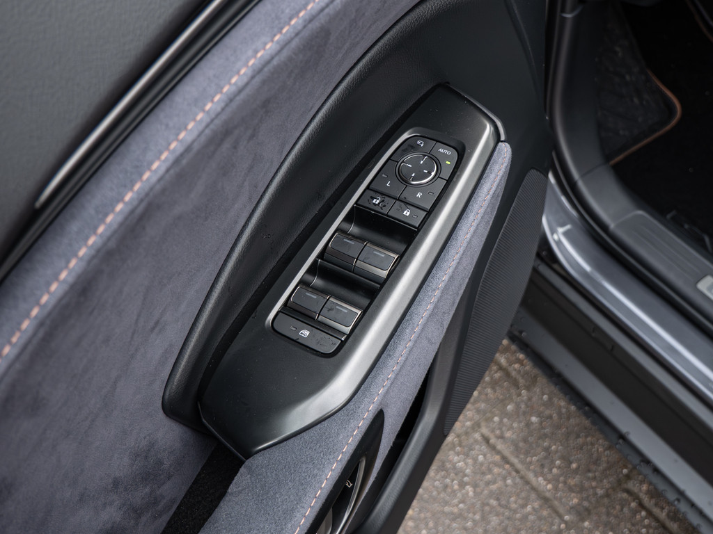 Fahrzeugansicht LEXUS LBX Cool - Bild 37