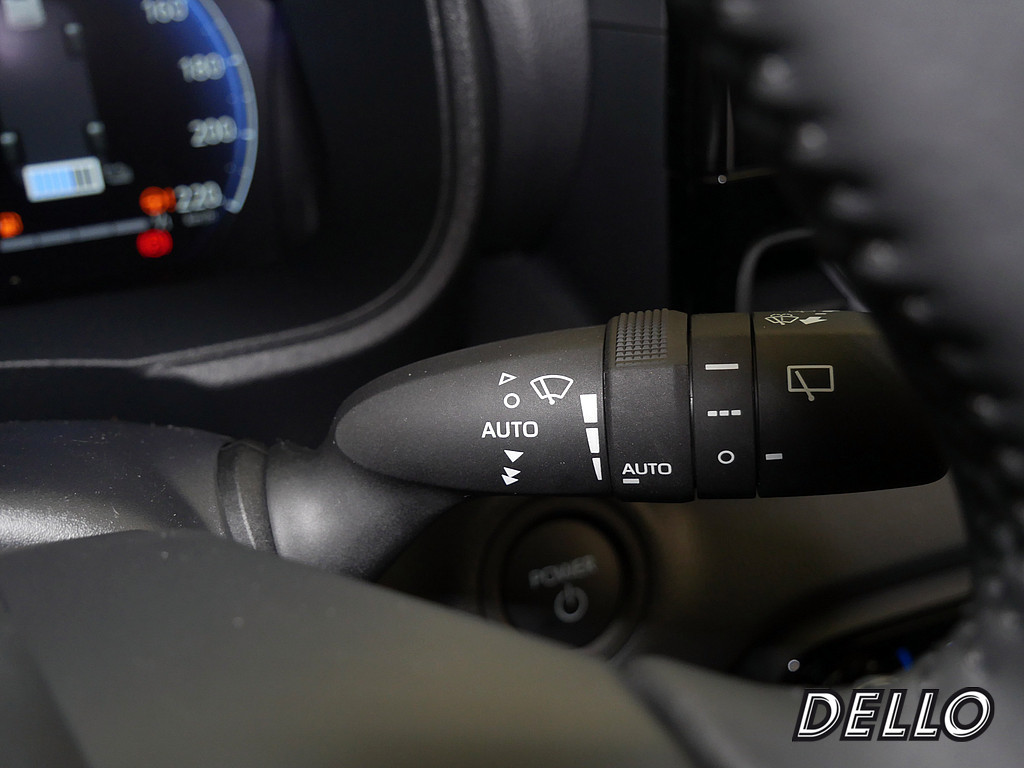 Fahrzeugansicht TOYOTA Yaris Hybrid 1.5 VVT-i Style Plus - Bild 26