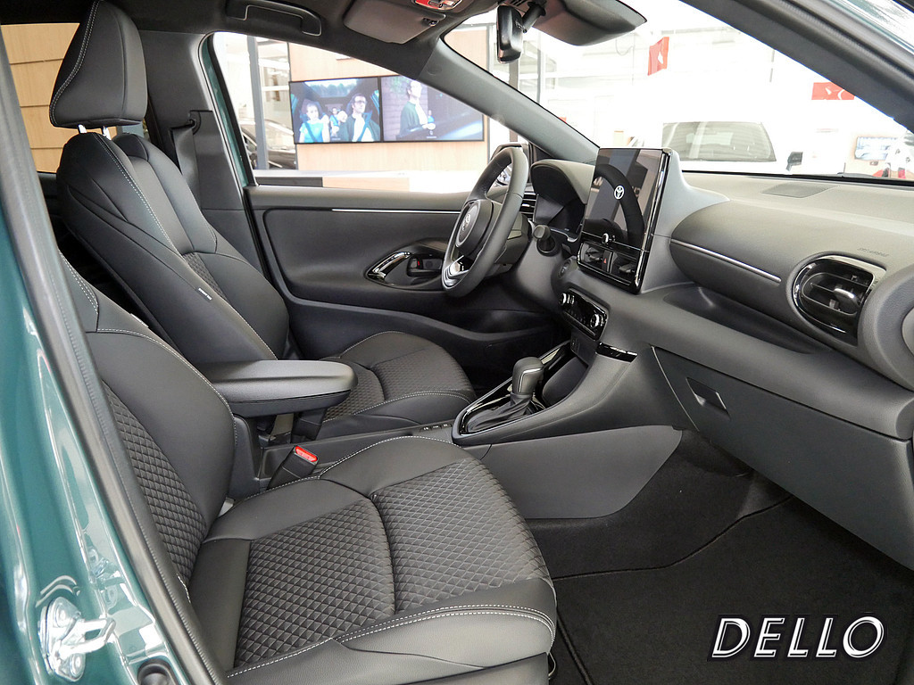 Fahrzeugansicht TOYOTA Yaris Hybrid 1.5 VVT-i Style Plus - Bild 41