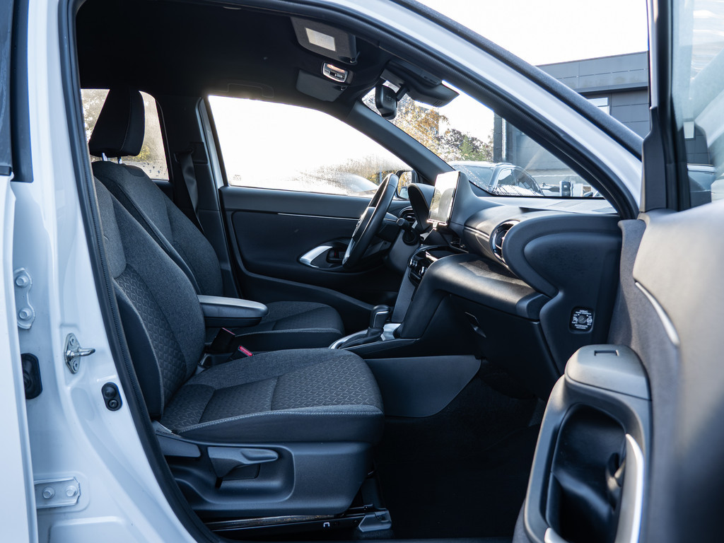 Fahrzeugansicht TOYOTA Yaris Cross Hybrid Team D - Bild 6