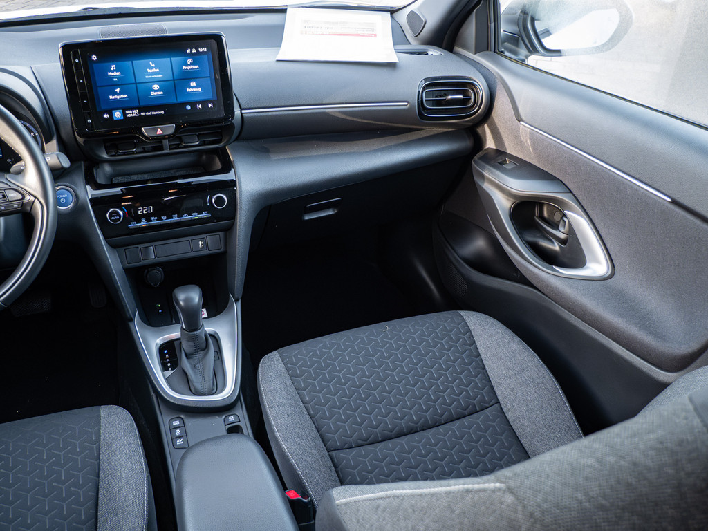 Fahrzeugansicht TOYOTA Yaris Cross Hybrid Team D - Bild 10