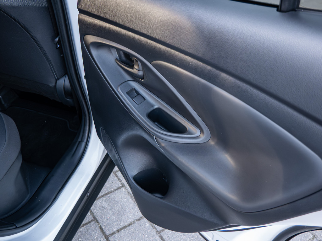 Fahrzeugansicht TOYOTA Yaris Cross Hybrid Team D - Bild 11