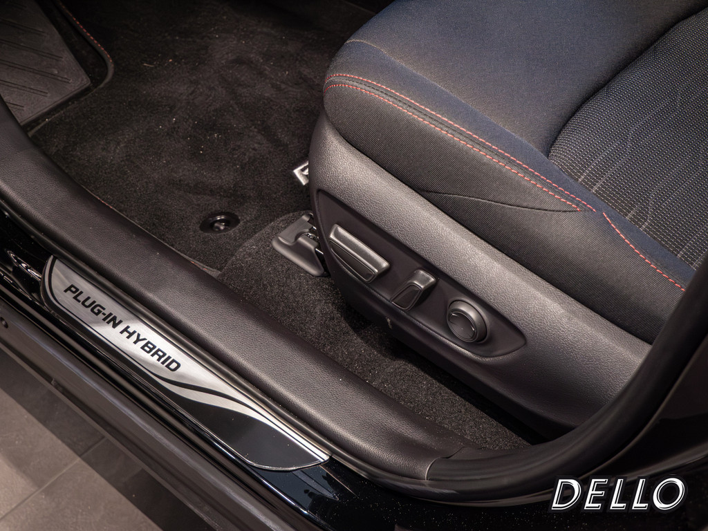 Fahrzeugansicht TOYOTA RAV4 2.5 Plug-in Hybrid 4x4 Teamplayer - Bild 38