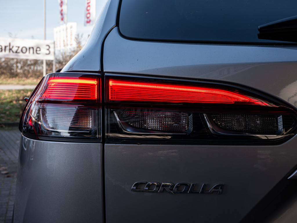 Fahrzeugansicht TOYOTA Corolla Cross 2.0 VVT-i Hybrid Team Deutschland - Bild 5