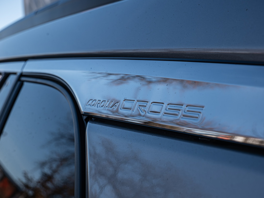 Fahrzeugansicht TOYOTA Corolla Cross 2.0 VVT-i Hybrid Team Deutschland - Bild 6