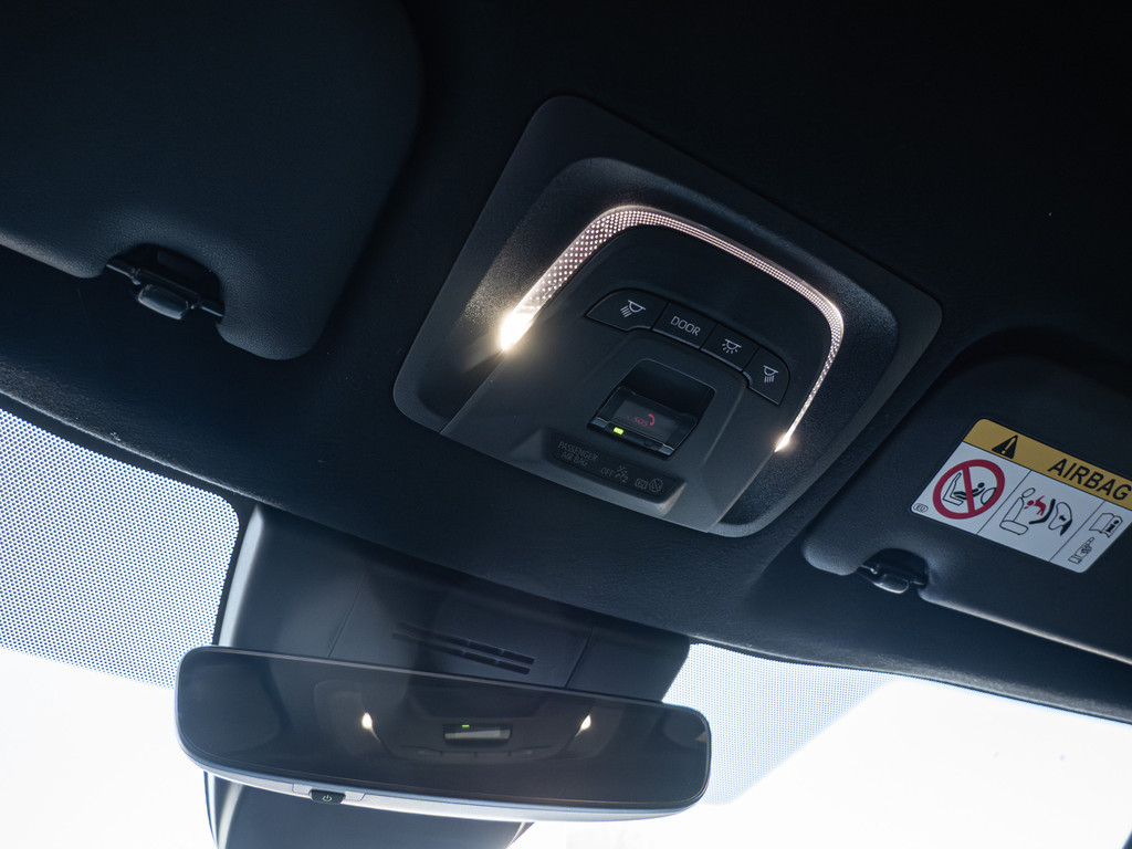 Fahrzeugansicht TOYOTA Corolla Cross 2.0 VVT-i Hybrid Team Deutschland - Bild 24