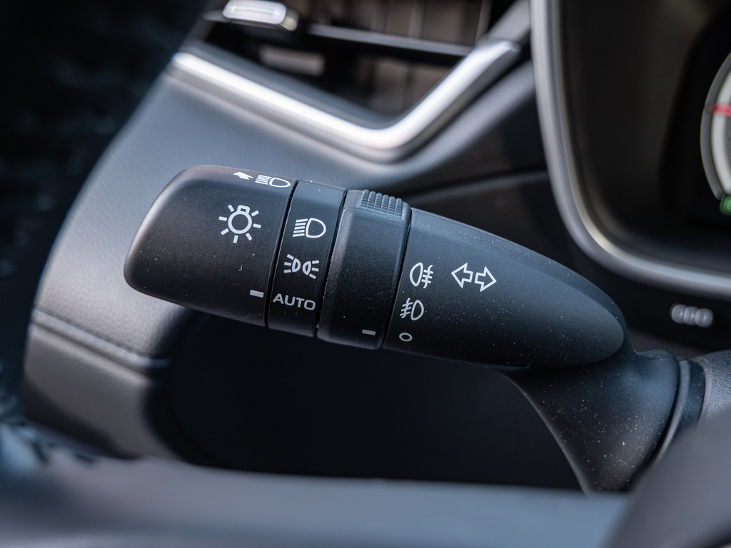 Fahrzeugansicht TOYOTA Corolla Cross 2.0 VVT-i Hybrid Team Deutschland - Bild 26