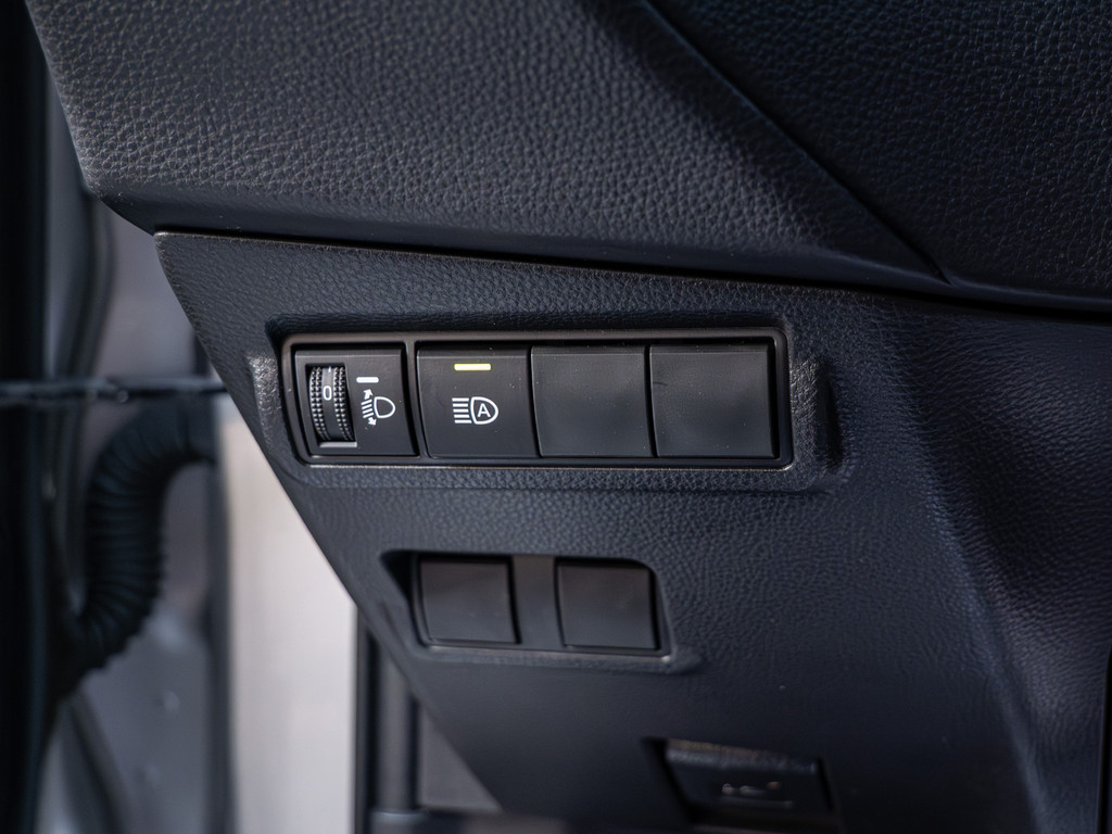 Fahrzeugansicht TOYOTA Corolla Cross 2.0 VVT-i Hybrid Team Deutschland - Bild 32