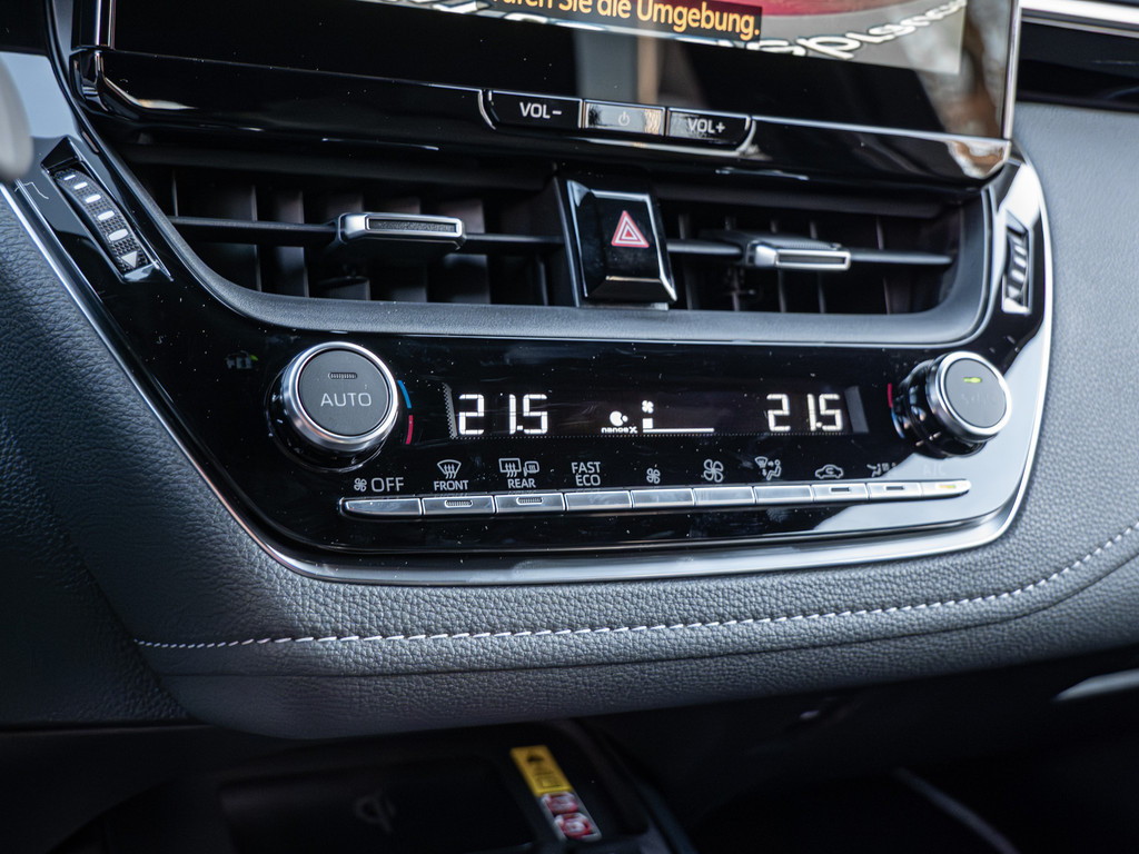 Fahrzeugansicht TOYOTA Corolla Touring Sports 2.0 Hybrid Teamplayer - Bild 17