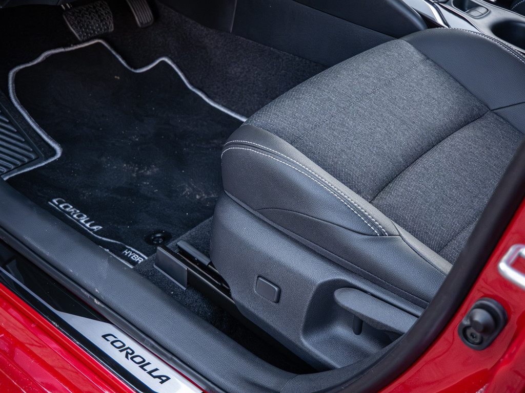 Fahrzeugansicht TOYOTA Corolla Touring Sports 2.0 Hybrid Teamplayer - Bild 33