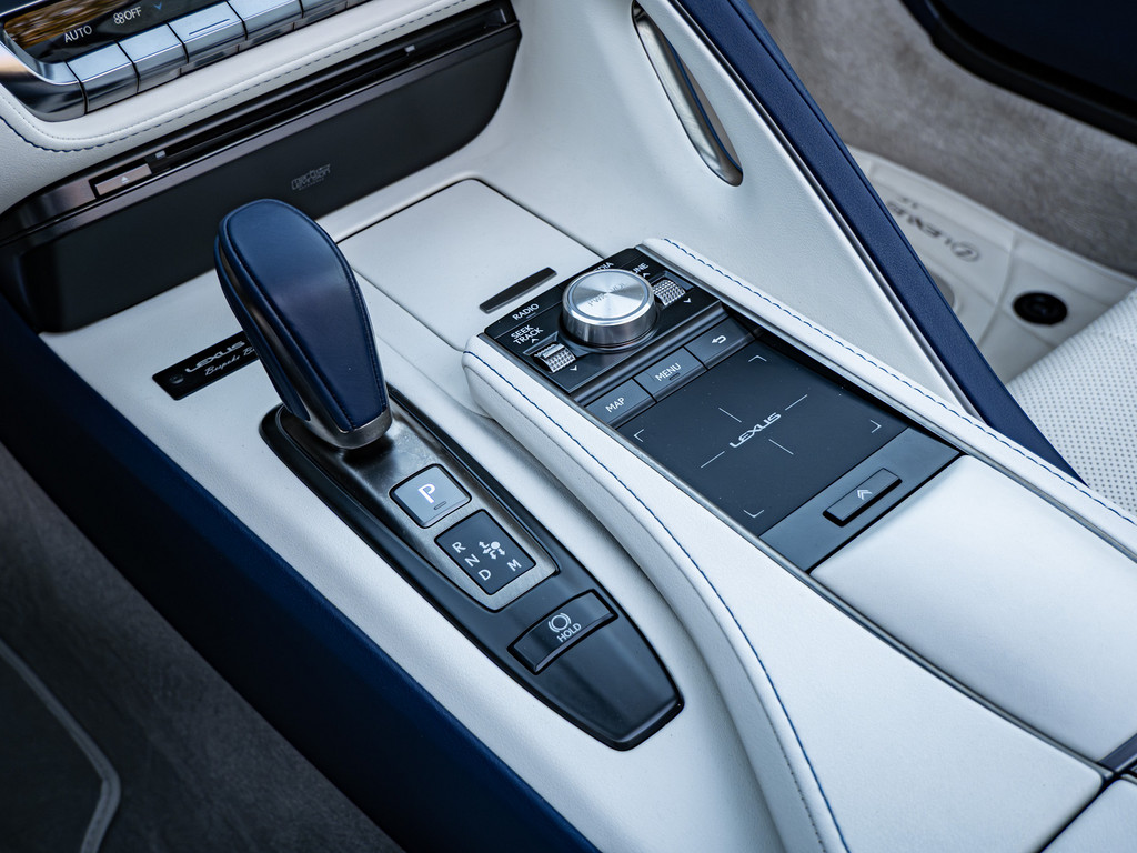 Fahrzeugansicht LEXUS LC 500 Cabrio Bespoke Build - Bild 24