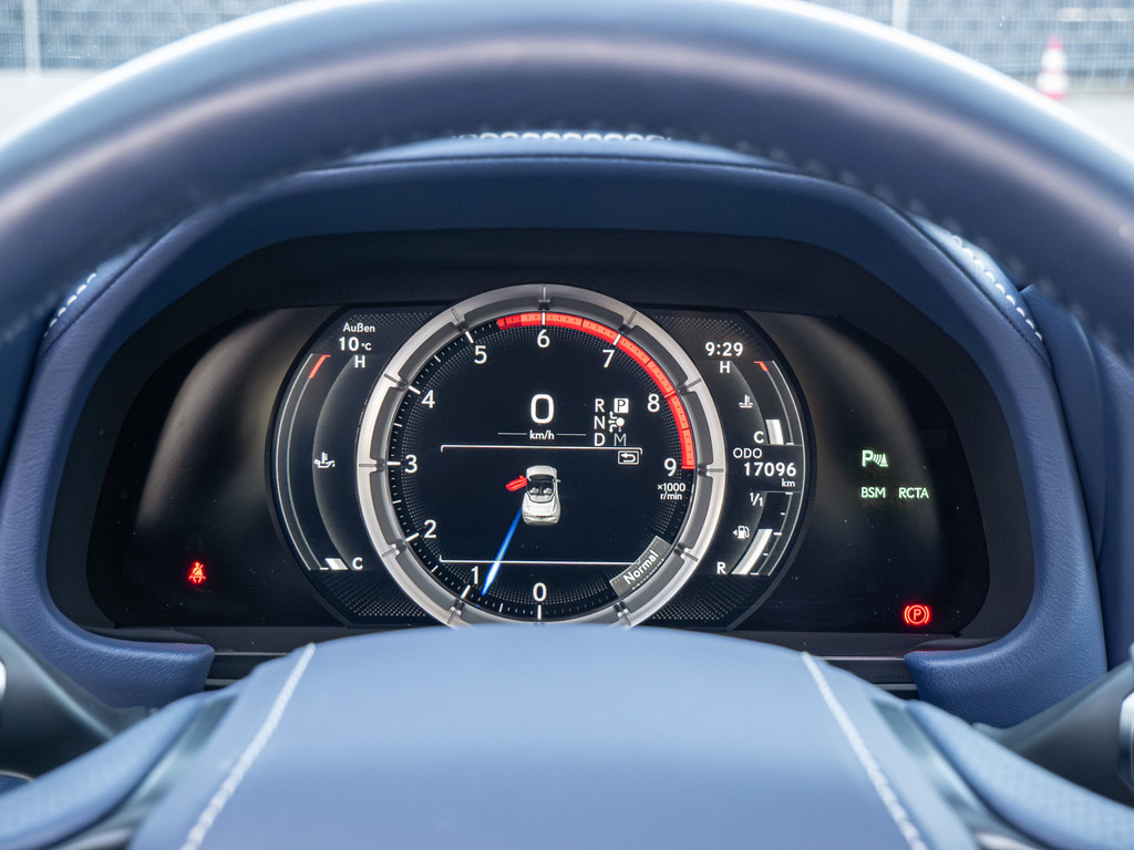 Fahrzeugansicht LEXUS LC 500 Cabrio Bespoke Build - Bild 28