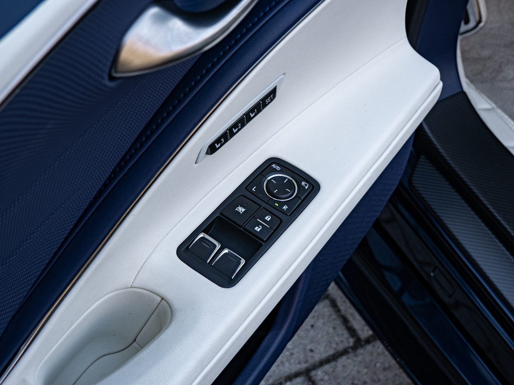 Fahrzeugansicht LEXUS LC 500 Cabrio Bespoke Build - Bild 42