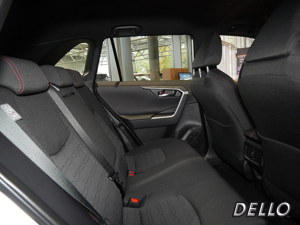 Fahrzeugansicht TOYOTA RAV4 2.5 Plug-in Hybrid 4x4 Teamplayer - Bild 3