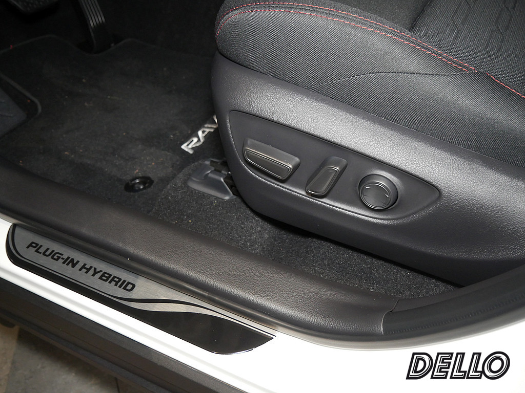 Fahrzeugansicht TOYOTA RAV4 2.5 Plug-in Hybrid 4x4 Teamplayer - Bild 13