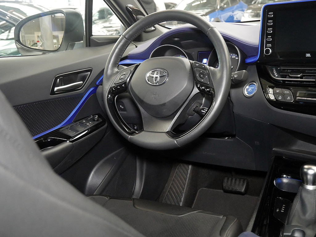 Fahrzeugansicht TOYOTA C-HR 2.0 Hybrid Style Selection - Bild 4
