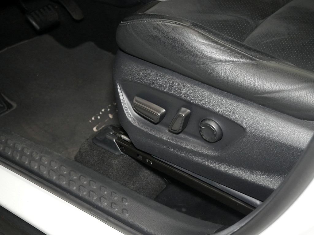 Fahrzeugansicht TOYOTA C-HR 2.0 Hybrid Style Selection - Bild 8