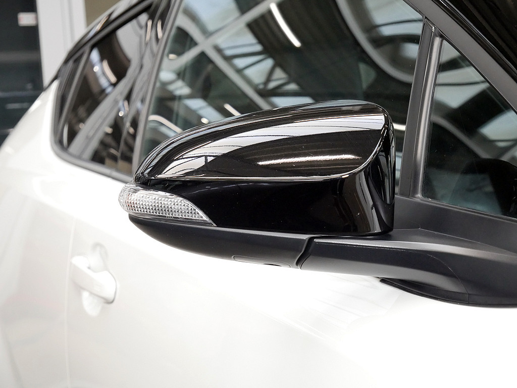 Fahrzeugansicht TOYOTA C-HR 2.0 Hybrid Style Selection - Bild 36