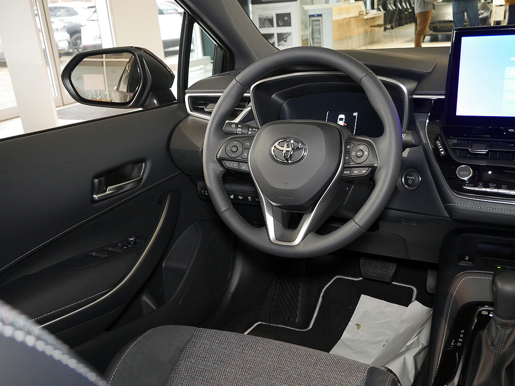 Fahrzeugansicht TOYOTA Corolla Touring Sports 2.0 Hybrid Teamplayer - Bild 5