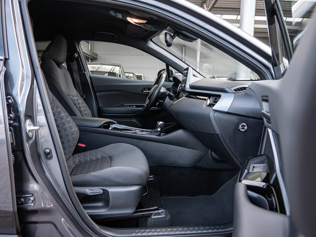 Fahrzeugansicht TOYOTA C-HR 2.0 Hybrid Team D - Bild 7