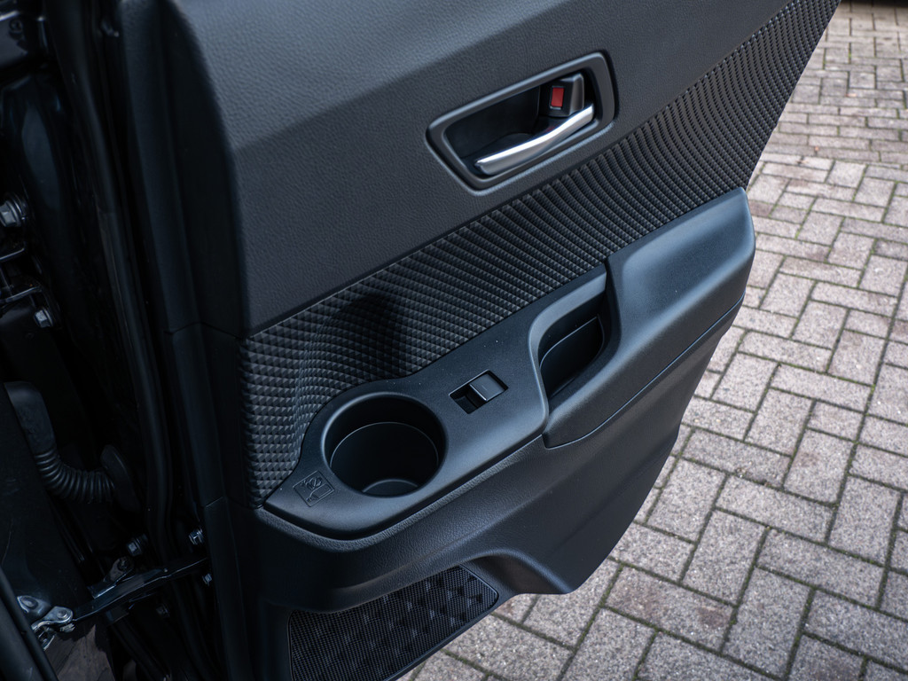 Fahrzeugansicht TOYOTA C-HR 2.0 Hybrid Team D - Bild 13