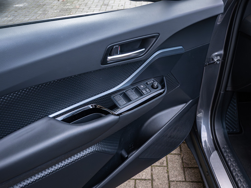 Fahrzeugansicht TOYOTA C-HR 2.0 Hybrid Team D - Bild 39