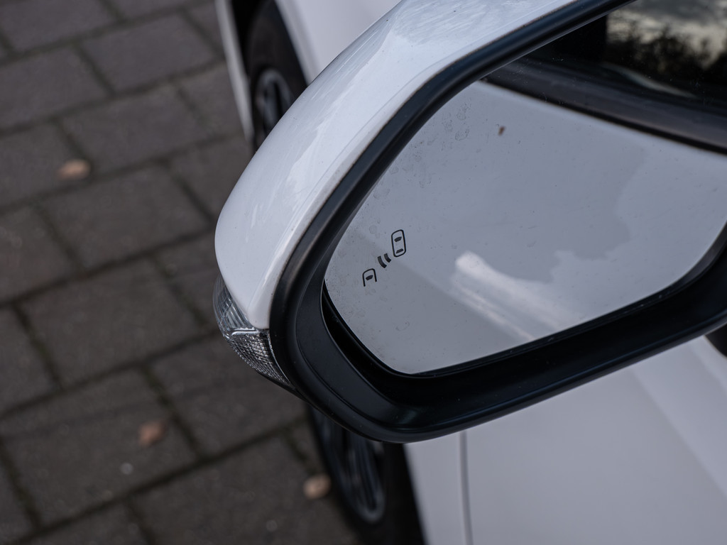 Fahrzeugansicht TOYOTA Corolla Touring Sports 1.8 Hybrid Team D - Bild 10