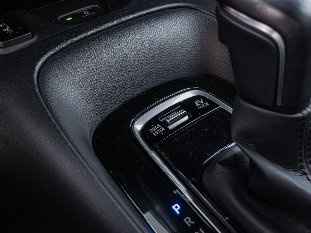 Fahrzeugansicht TOYOTA Corolla Touring Sports 1.8 Hybrid Team D - Bild 18