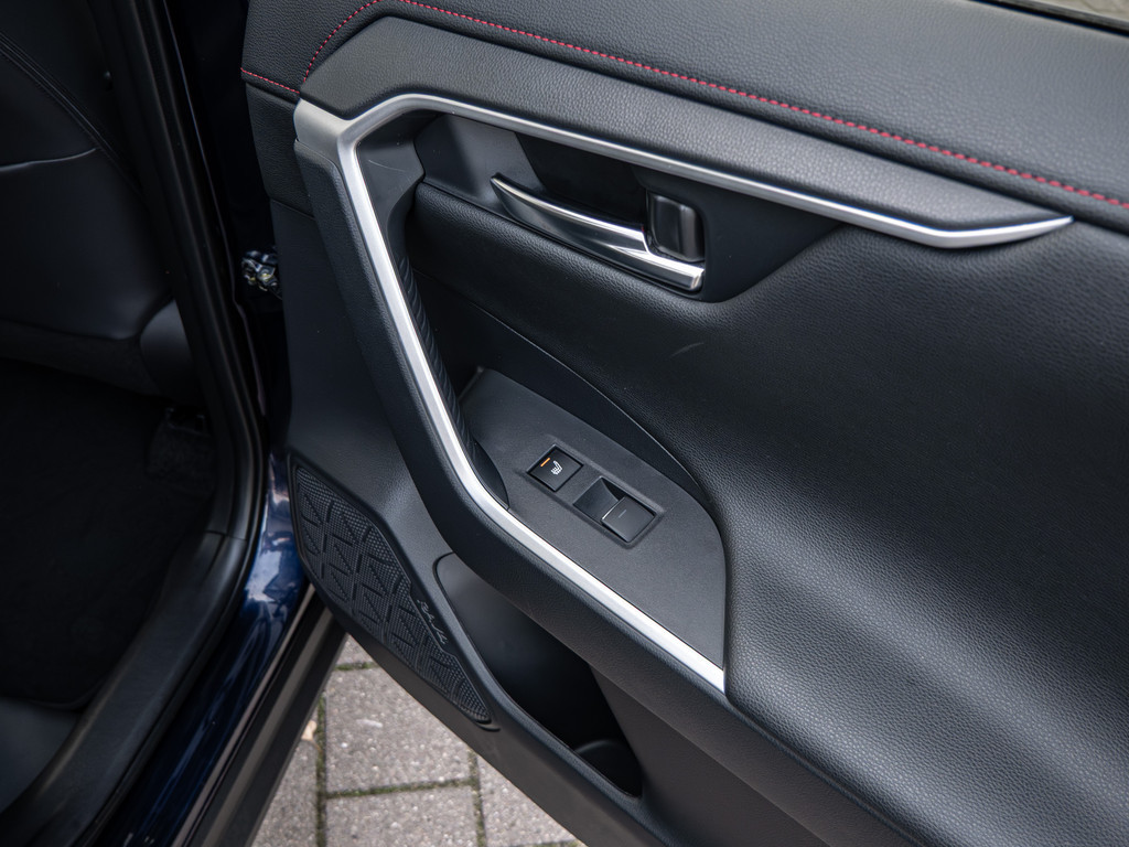 Fahrzeugansicht TOYOTA RAV 4 2.5 Plug-in Hybrid 4x4 - Bild 9